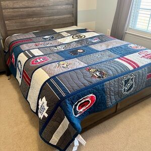 PB Teen NHL Hockey Team Logos Patchwork Quilt Queen/Full 85”x 84” Cotton